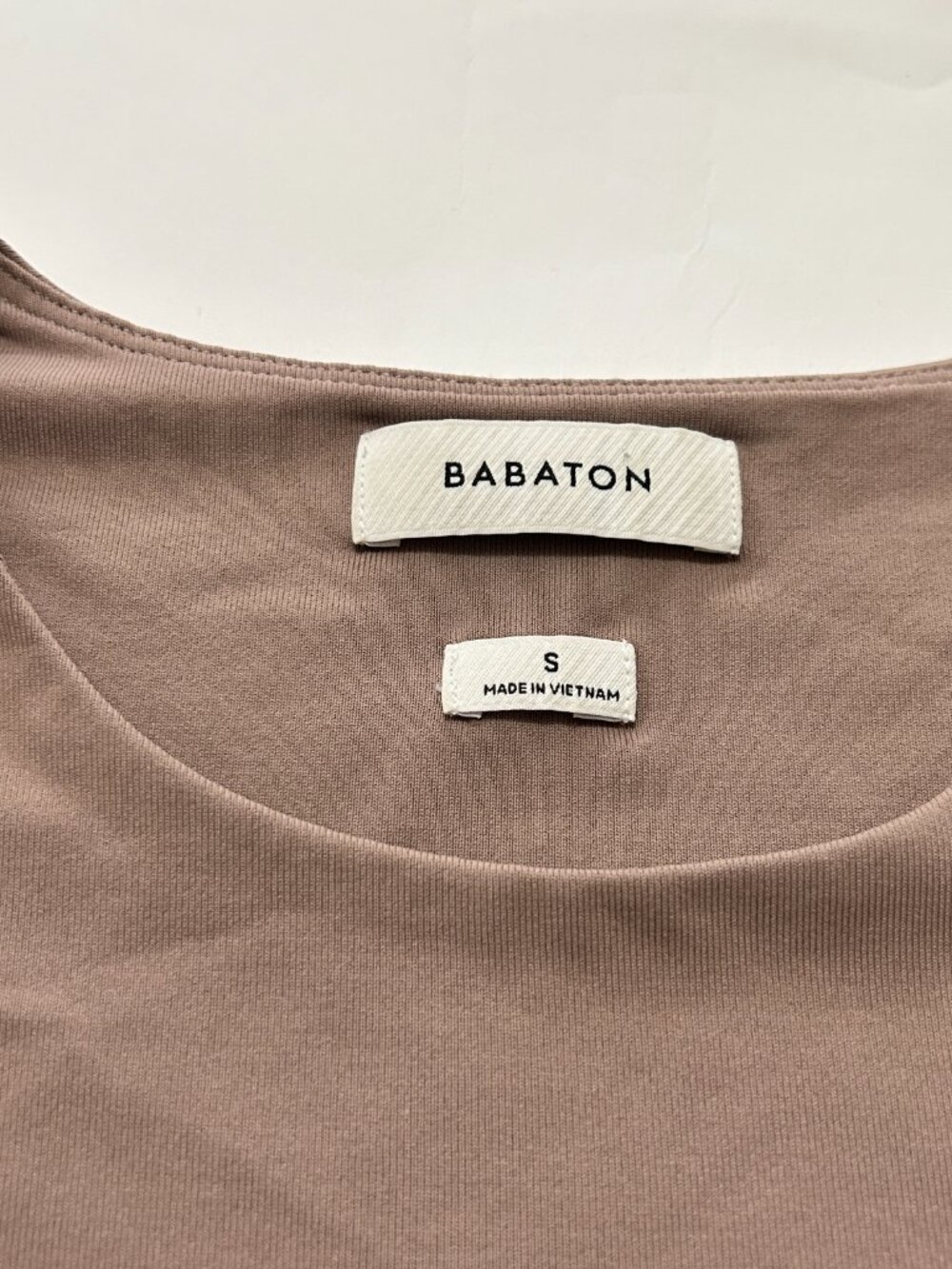 Aritzia Babaton Contour Crew Cropped Top T-Shirt Womens size S warm taupe - Picture 2 of 11